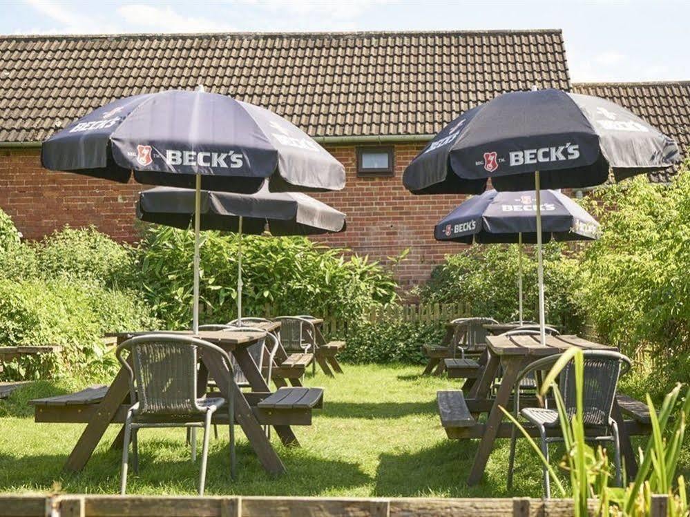 The Old Ship Inn Lowdham 外观 照片