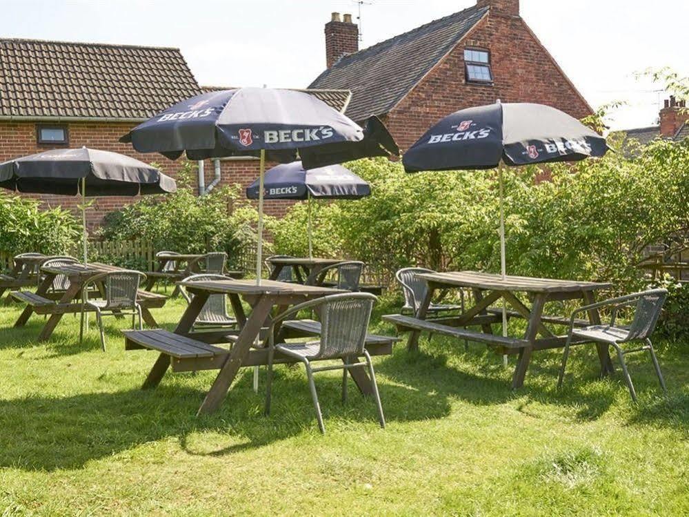 The Old Ship Inn Lowdham 外观 照片